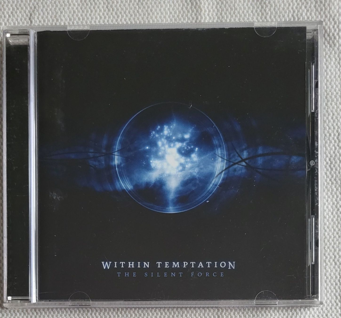 CD: Within Temptation - The silent force – Usato da Villars-sur-glane venduto da Epsilonhike