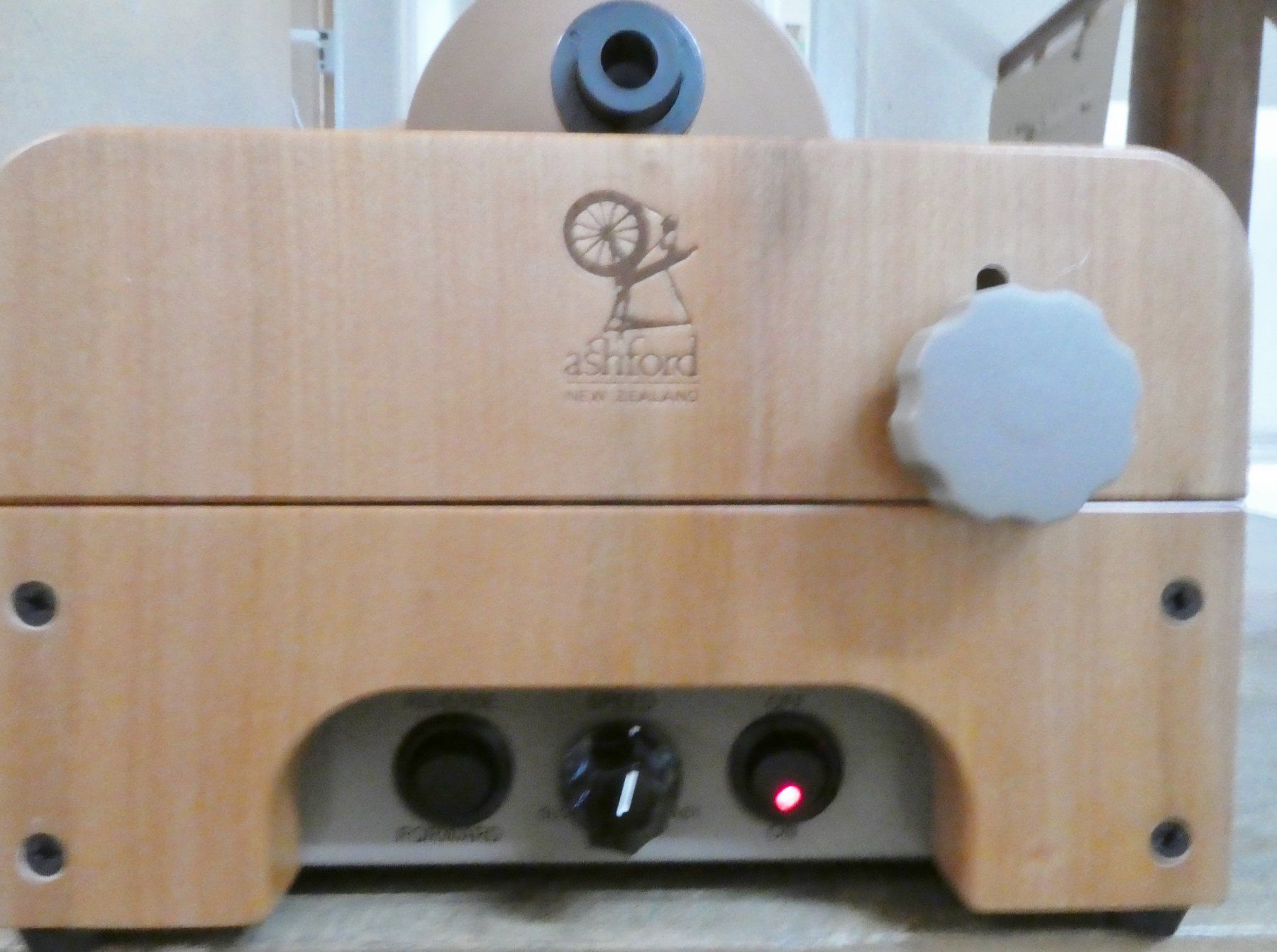 Ruote per filare: Spinnrad e-Spinner ESP2 Ashford – Usato da Siebnen venduto da Ra-la-ra-ol 4