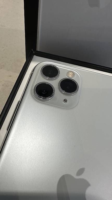 Apple Telefoni cellulari / Smartphones: iPhone 11 Pro 64GB Silber – Usato da Horw venduto da terencelau 1
