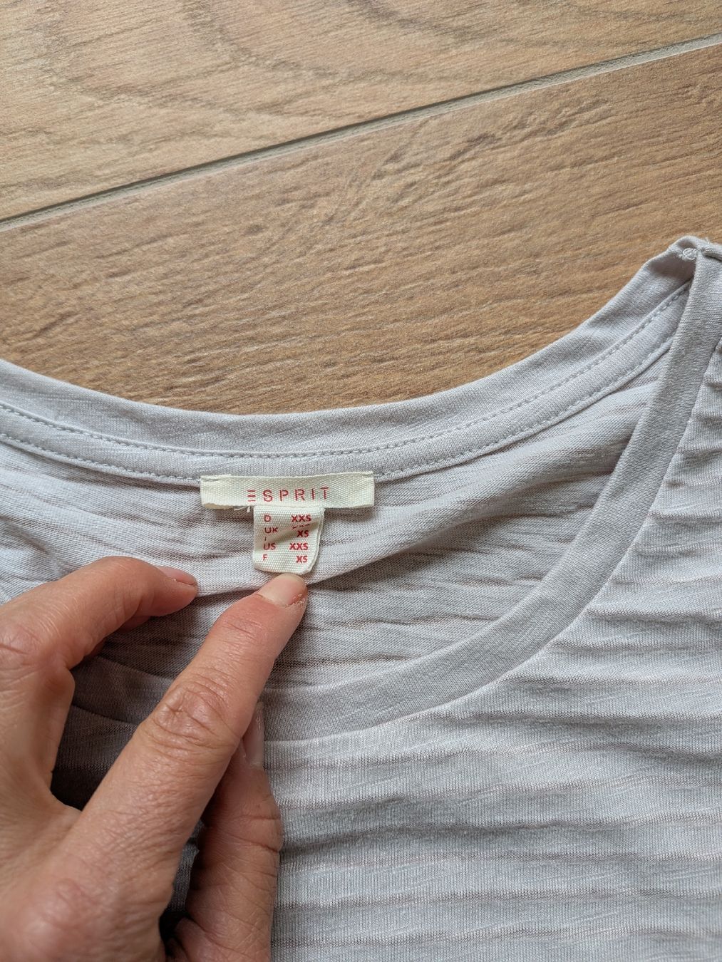 Esprit T-shirt: Esprit Shirt XXS – Usato da Eschenbach SG venduto da SanFranciscoCalifornia 1