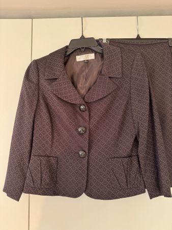 Elegantes Rockanzug, Gr. 4 Petite (US), Top Zustand