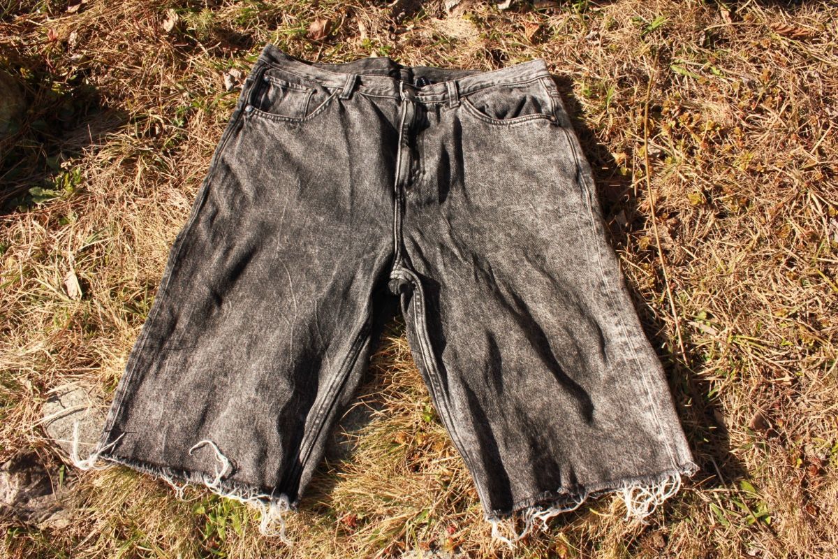 Weekday Hosen: Weekday Jorts – Neu (gemäss Beschreibung) aus Volketswil von 2_of_1_kind_archive