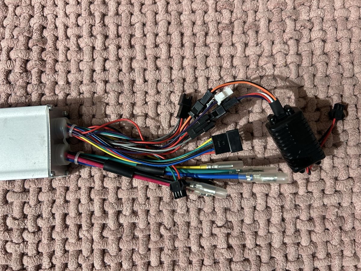 Pezzi di ricambio: E-Bike Controller 36V 15A – Nuovo (secondo la descrizione) da Root venduto da Sajo_04 2