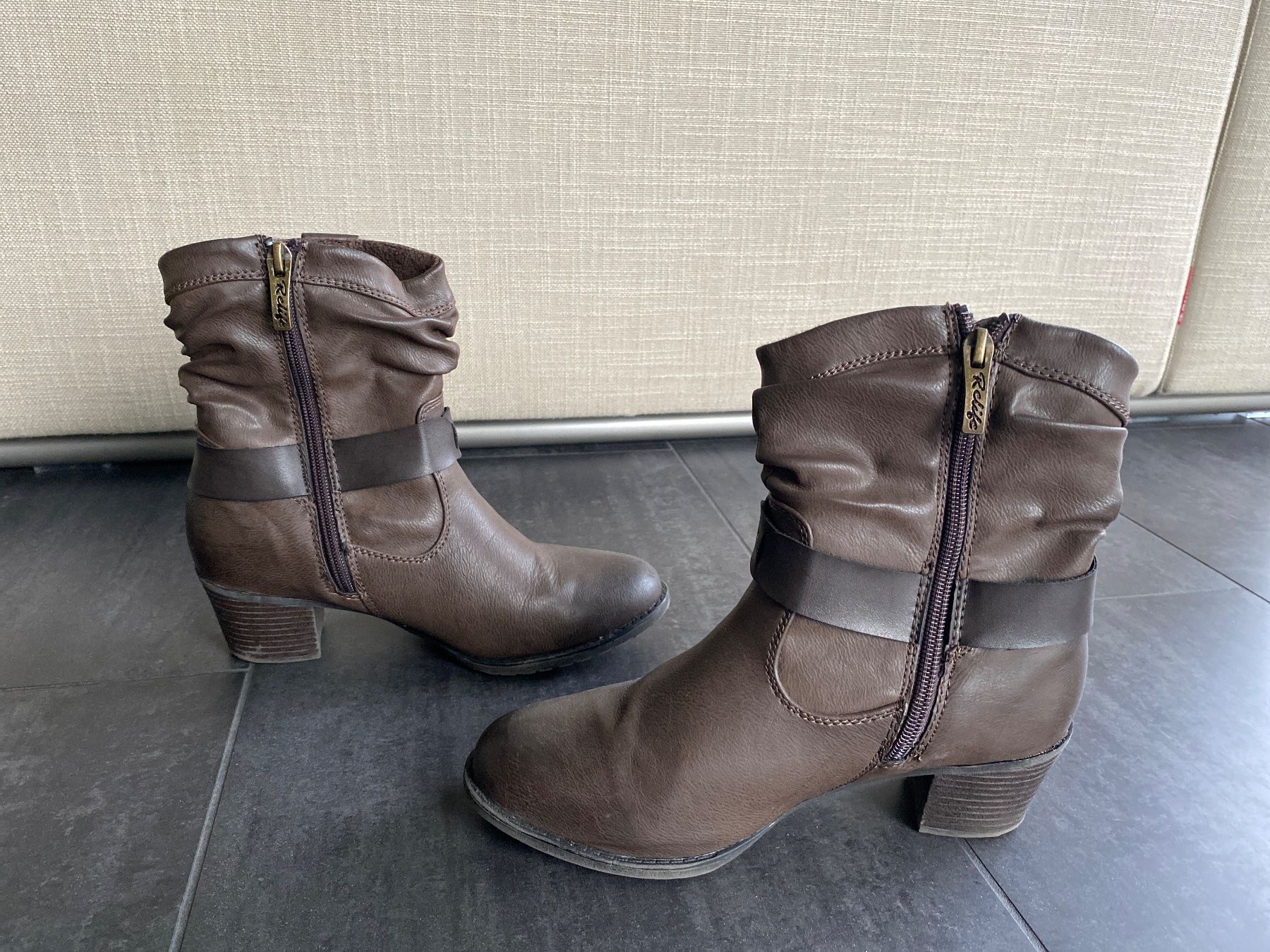 Scarpe da donna: Leder Stiefel braun / 37 – Usato da St. Niklausen LU venduto da Sundy01 2