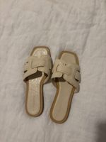 Pantolette / Sandale flach, Grösse 37, Stradivarius