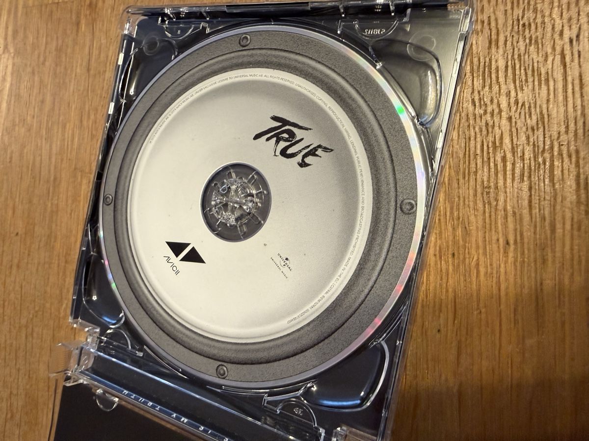 CD: CD Avicii - True Album. – Usato da Goldach venduto da Messerguru 3