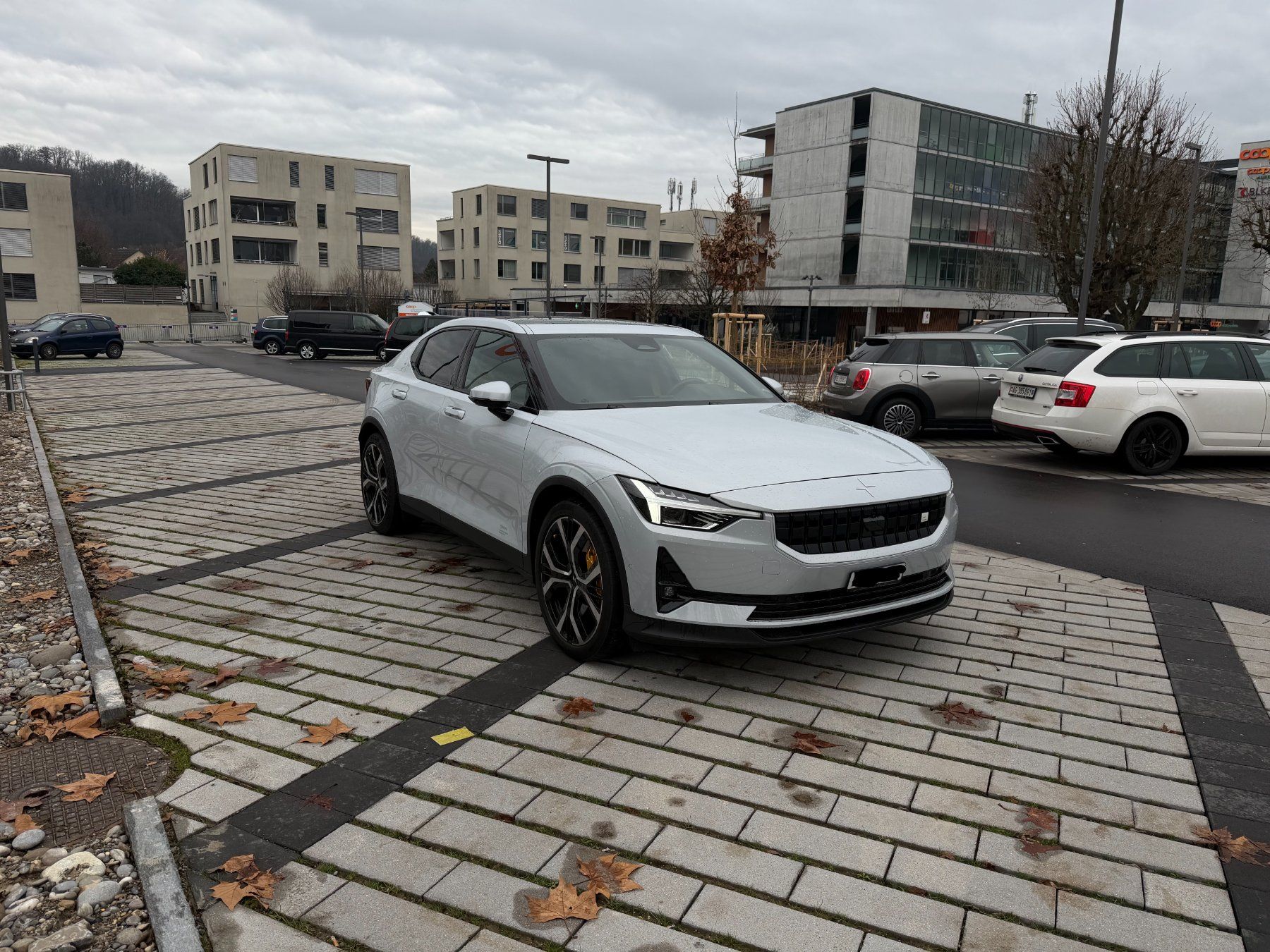 Polestar Automobili: Polestar 2 Long Range Performance / 476 PS / Vollausstattung – Usato da Basel venduto da amsti54 5