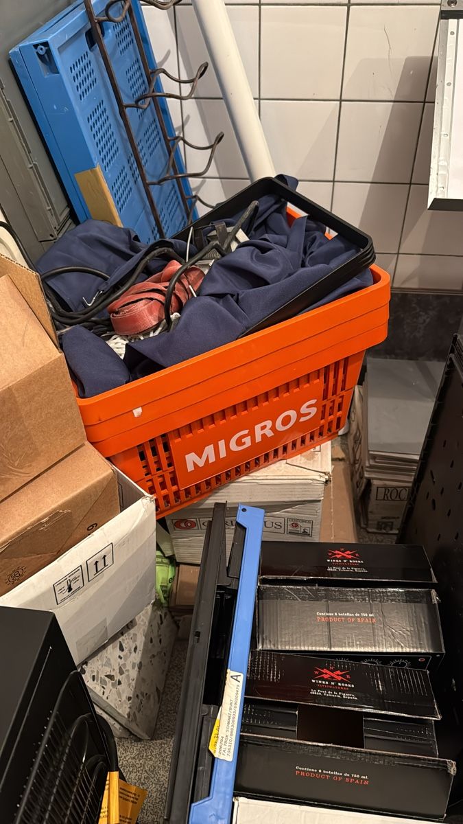 Sonstiges für Firmenanlässe & Parties: Original Migros Chörbli – Gebraucht aus Affoltern am Albis von Partyfruit