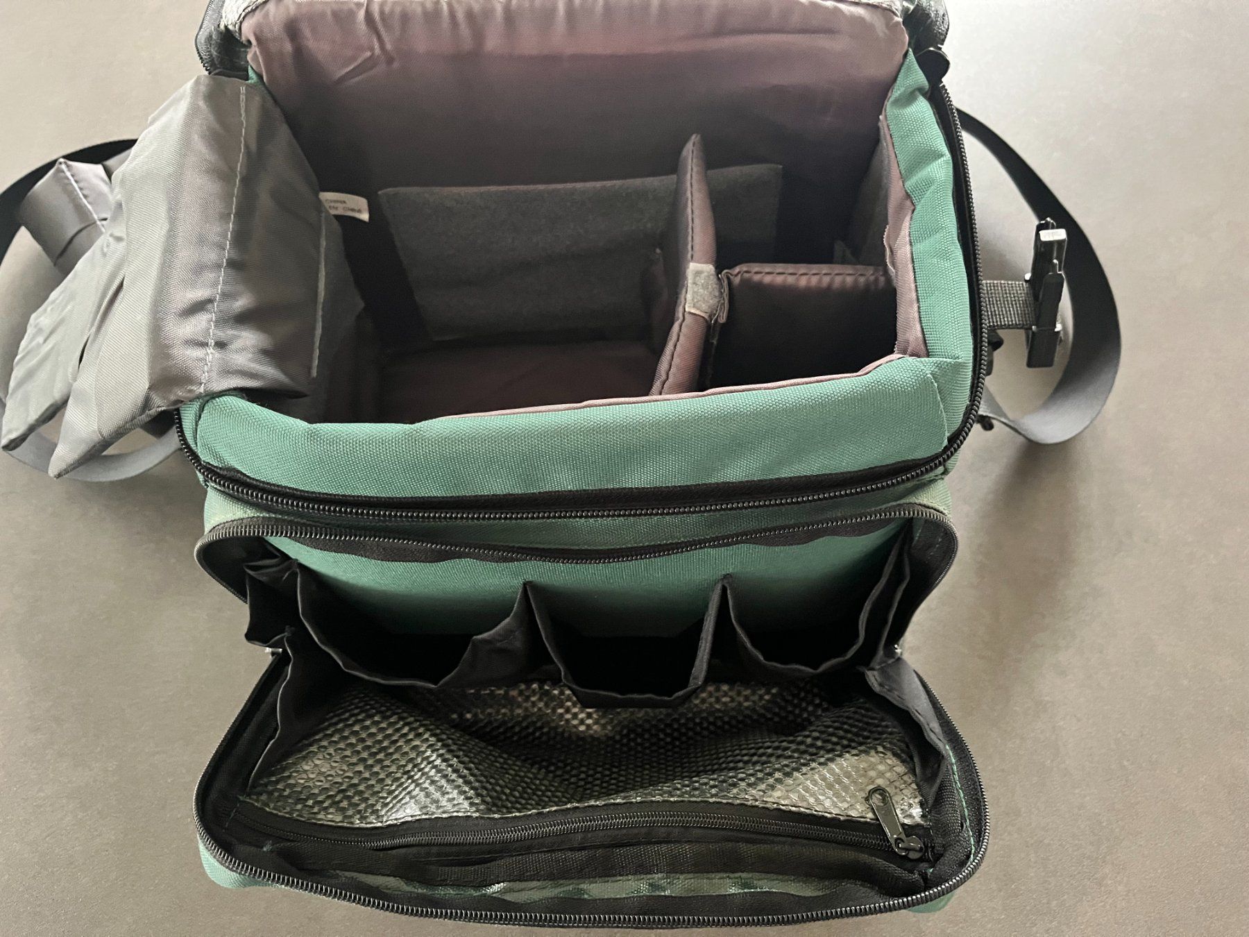 Canon Fotocamera: Canon EOS-1 mit drei top Objektiven, Blitz und Tasche – Usato da Schinznach Dorf venduto da Joyce75 9