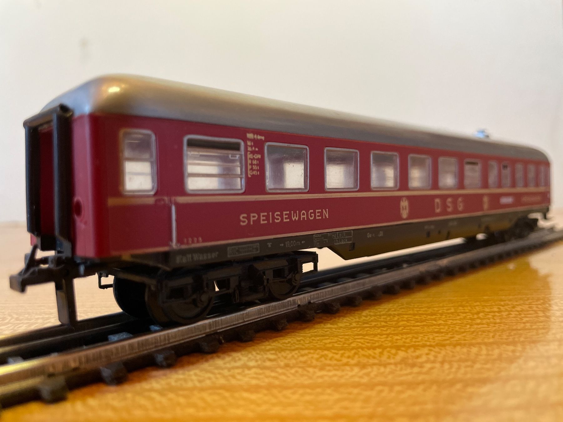 Trix Modelleisenbahnen: Trix Express H0 Speisewagen DSG – Gebraucht aus Suhr von Daneli7