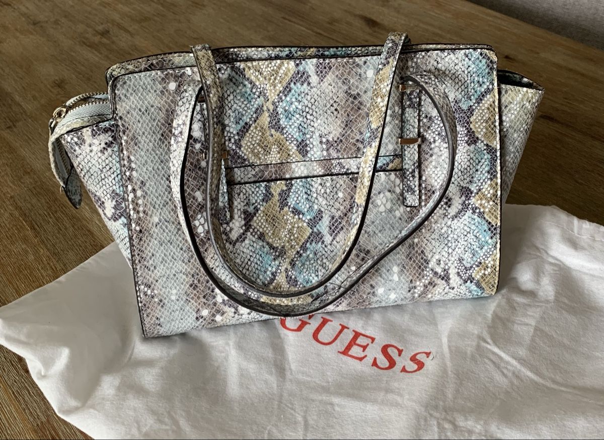 Guess Borse da donna: Guess Tasche – Usato da Gossau ZH venduto da Verzino 1
