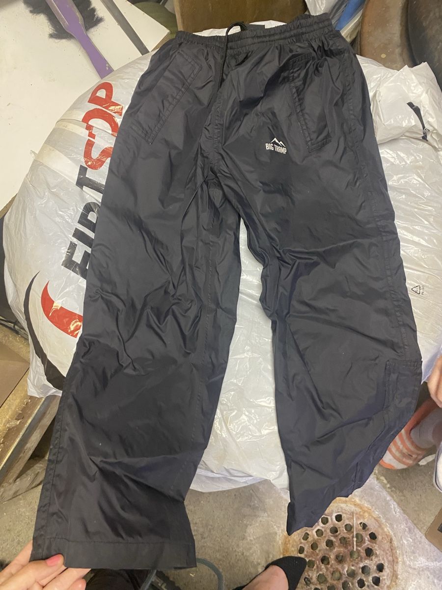 Pantaloni: Regenhosen  – Usato da Stäfa venduto da rah_96vj