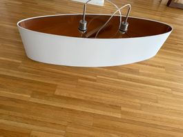 Lampe weiss, innen bronze zirka 1m lang