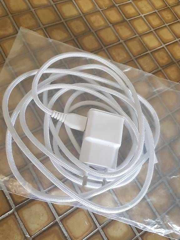 Samsung Kabel: Samsung Ladekabel 2.5m – Gebraucht aus Solothurn von antonella16 1