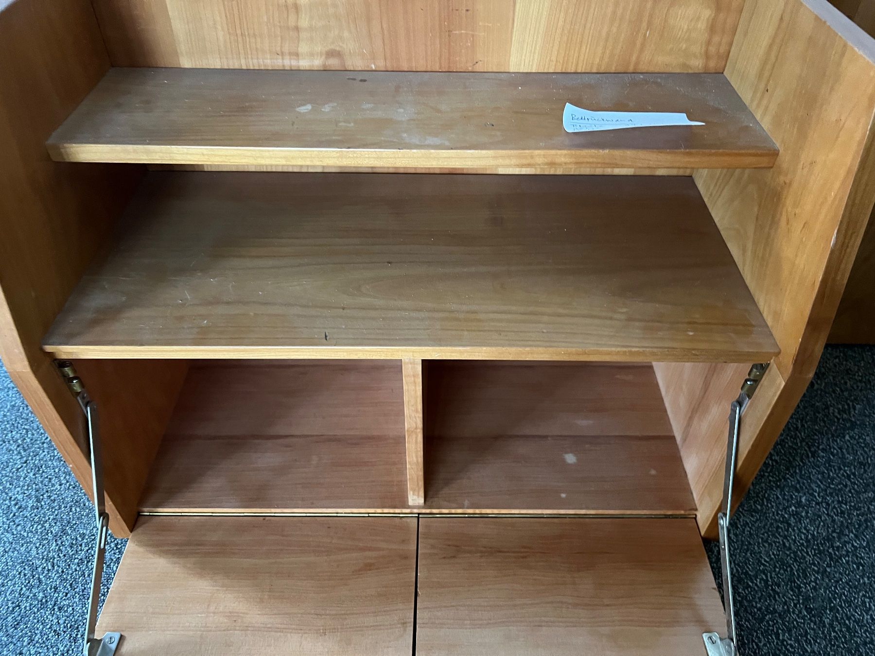 Comodini: Bettrückwand mit Nachttisch – Usato da Solothurn venduto da Spicar 4