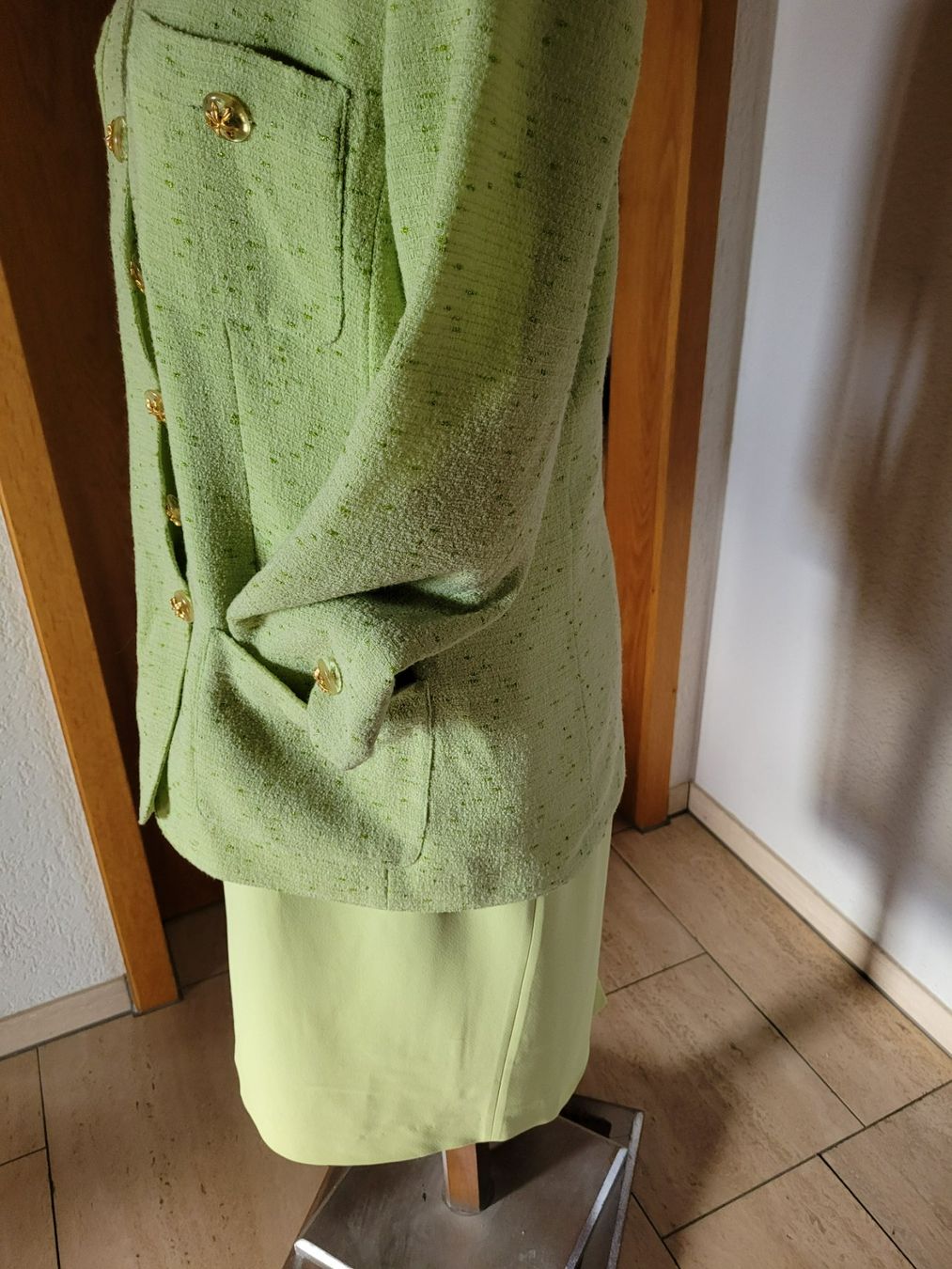 Valentino Giacche: VALENTINO Designer Jacke, Gr. 44, mit Jupe – Usato da Auslikon venduto da hera8331 2