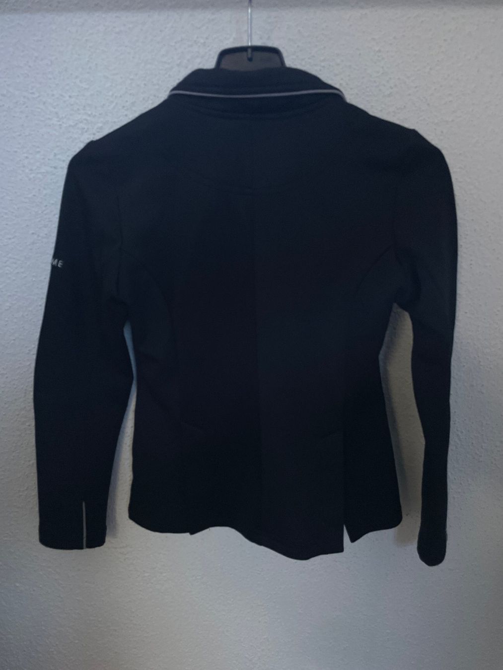Giacche & Cappotti: Equitheme Soft Turnierjacke, Gr. 152, schwarz – Usato da Grüt (Gossau ZH) venduto da ecirtaeb56 1