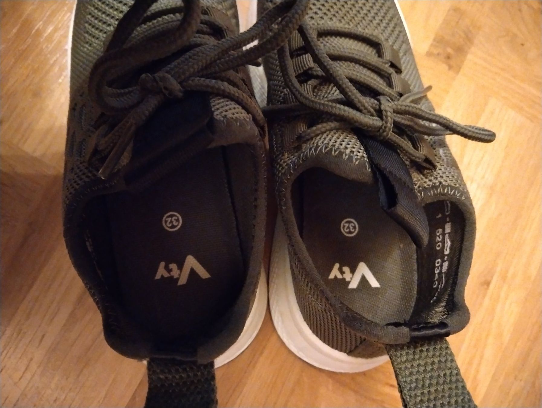 Scarpe da uomo: Vty Sneaker, Khaki, Gr. 32, Top Zustand – Usato da Oberdorf NW venduto da niederj 2