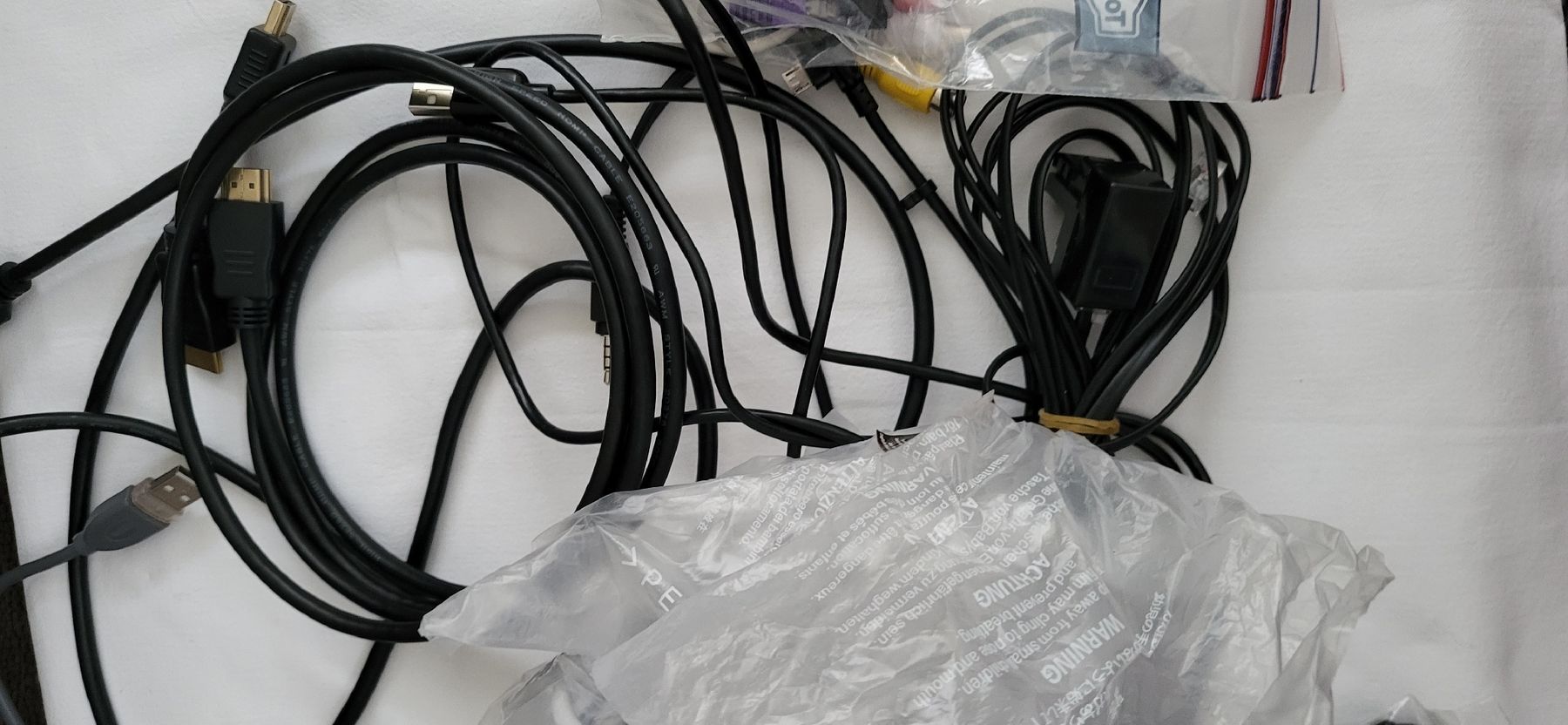 Cavi: Div. Kabel, Adapter etc. (ca. 2kg) – Usato da Spiez venduto da Lotta2 1
