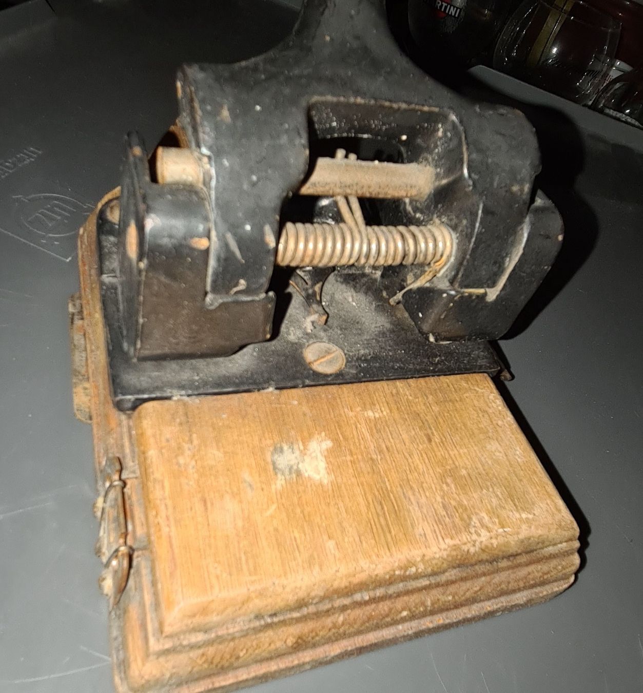 Leitz Tutti gli attrezzi: Machine à trou vintage. – Usato da Cortaillod venduto da signep 2