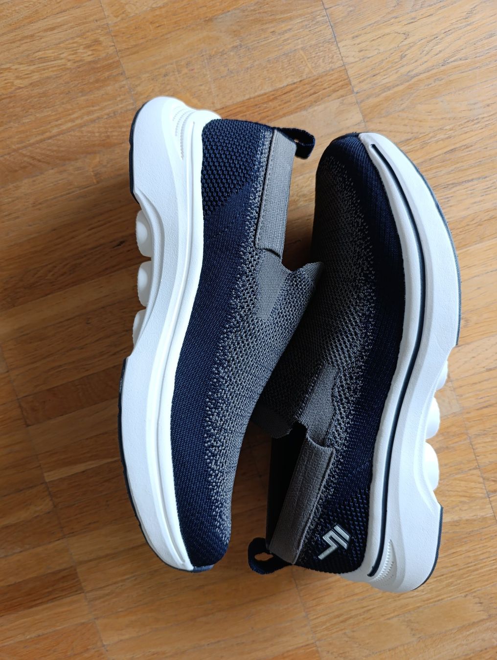 Herrenschuhe: Herren Sneakers leicht Gr. 42 Neu – Neu und originalverpackt aus Zürich von VorlonShadow 5