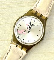 Armbanduhr Swatch  florales Motiv beige gebraucht