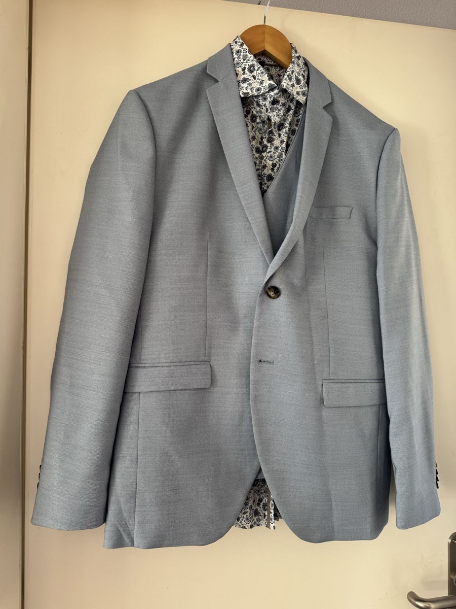 Lots de vêtements: Jacke,Gilet und Hemd gr. 52 – D'occasion à Heitenried par alessandro022