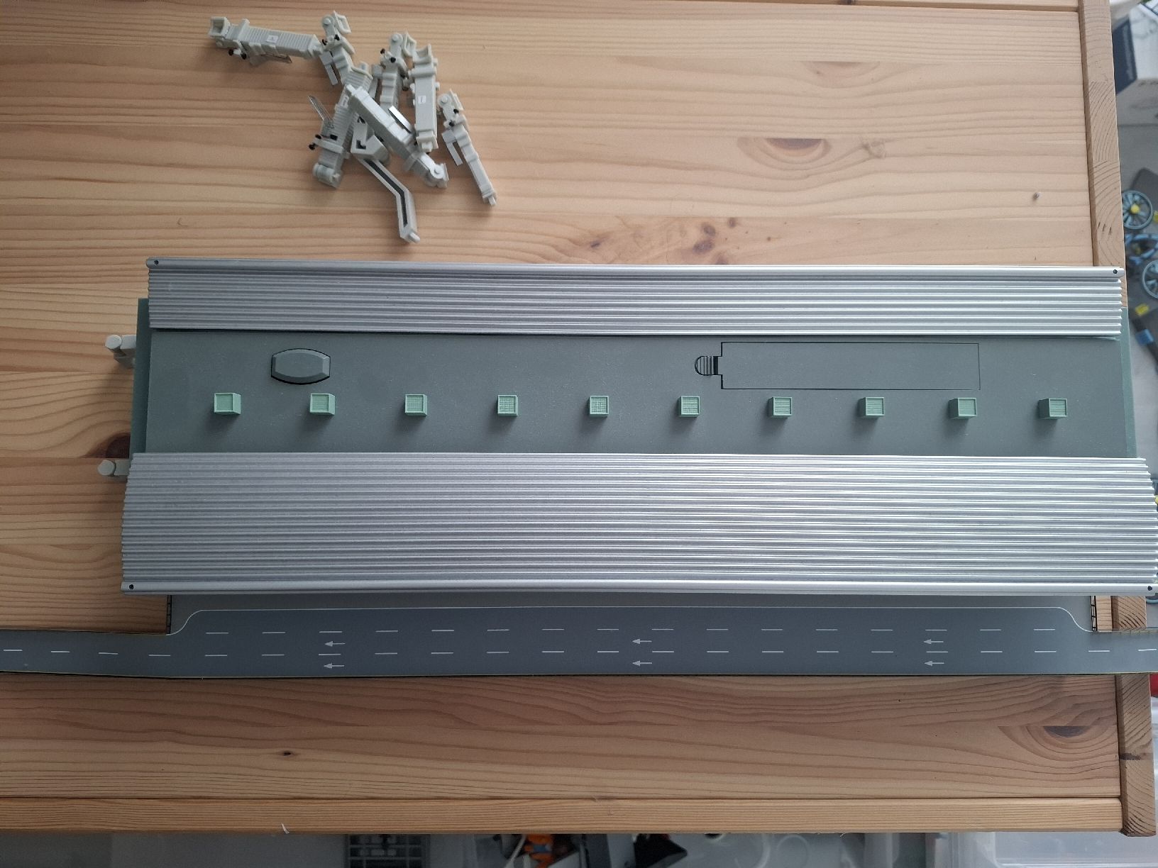 Giocattoli: Gemini Jets Airport, Air-Side/Land-Side Complex 1:400 – Nuovo (secondo la descrizione) da Luzern venduto da wvg_lt6m 1