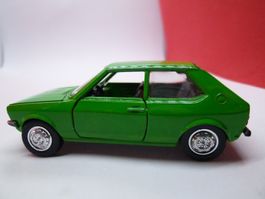 Audi 50 - grün - altes Modell von Schuco !!