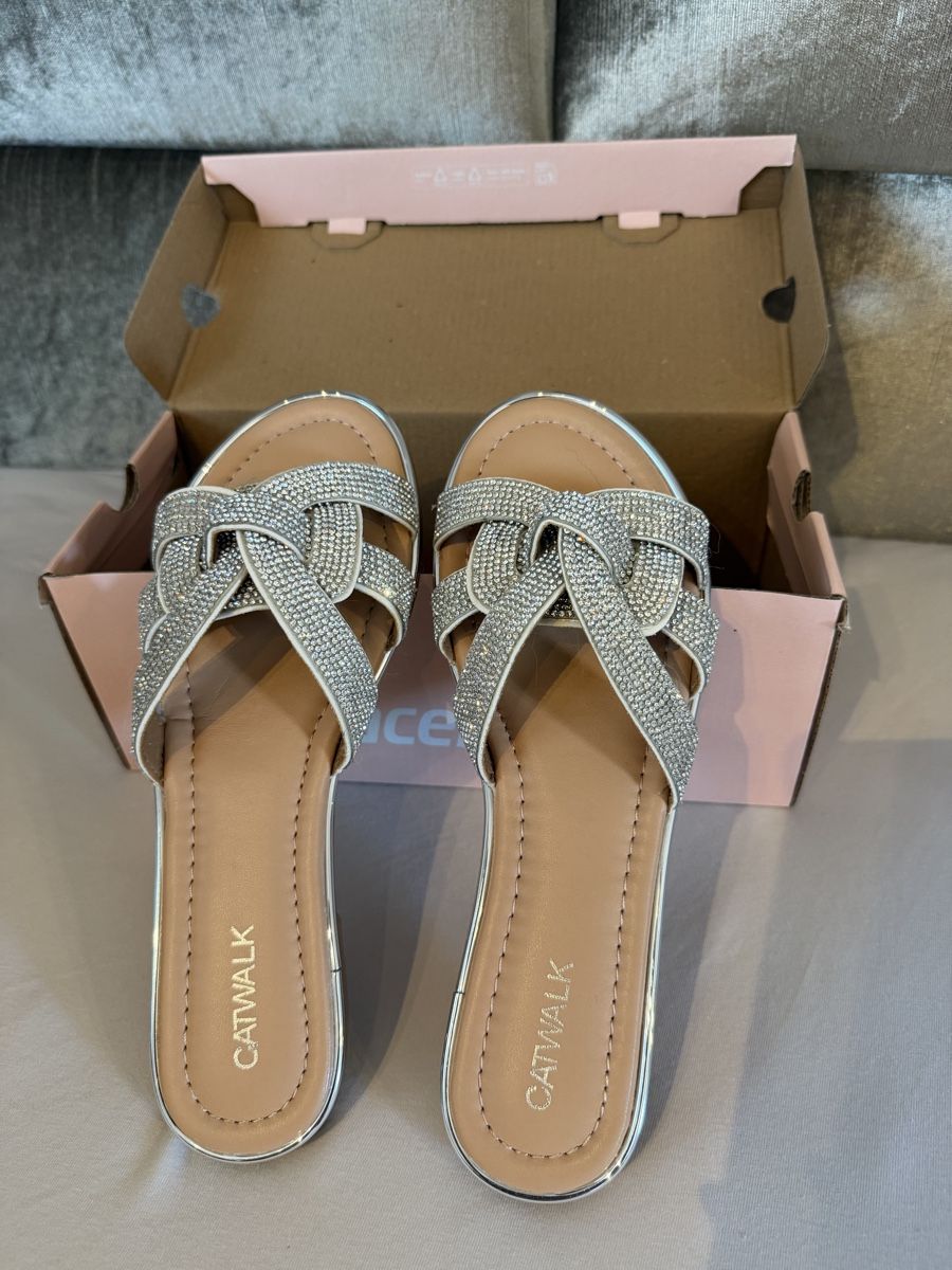 Damenschuhe: Damen Sandalen Neu – Neu und originalverpackt aus Tennwil von Zaylaaa