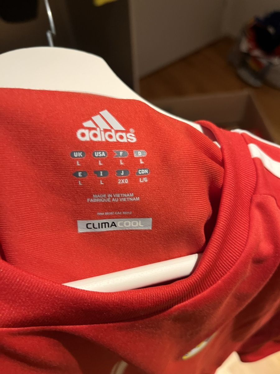 Real Madrid Canottiere & Pantaloni: Real Madrid Trikot Rot – Usato da Staufen venduto da iker 2