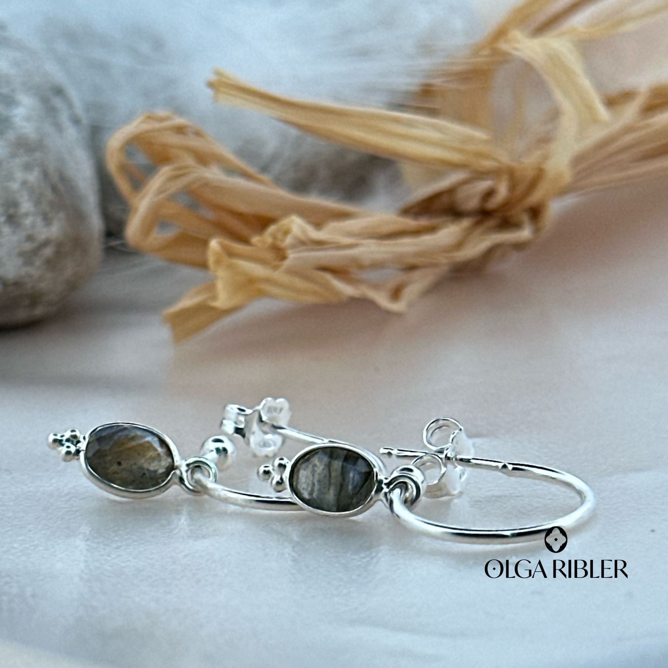 Olga Ribler Boucles d'oreille: Silberohrringe mit Labradorit – Neuf (Voir description) à Luzern par MonikaS03 1