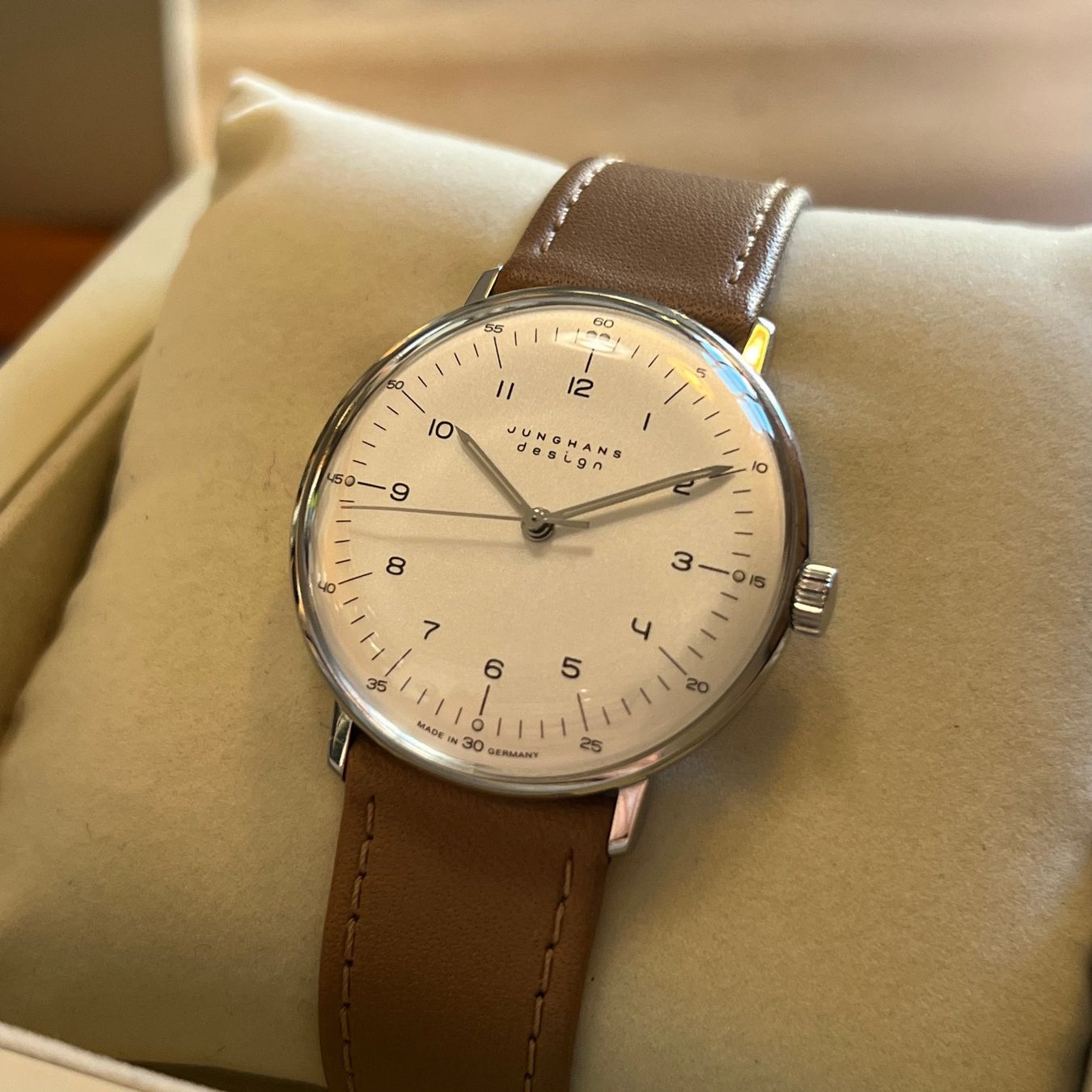 Junghans Orologi: Junghans Max Bill Handaufzug Full Set 027/3701.00 – Usato da Carouge GE venduto da Watchaser 2