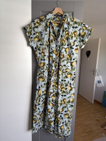 Zara midi dress, M