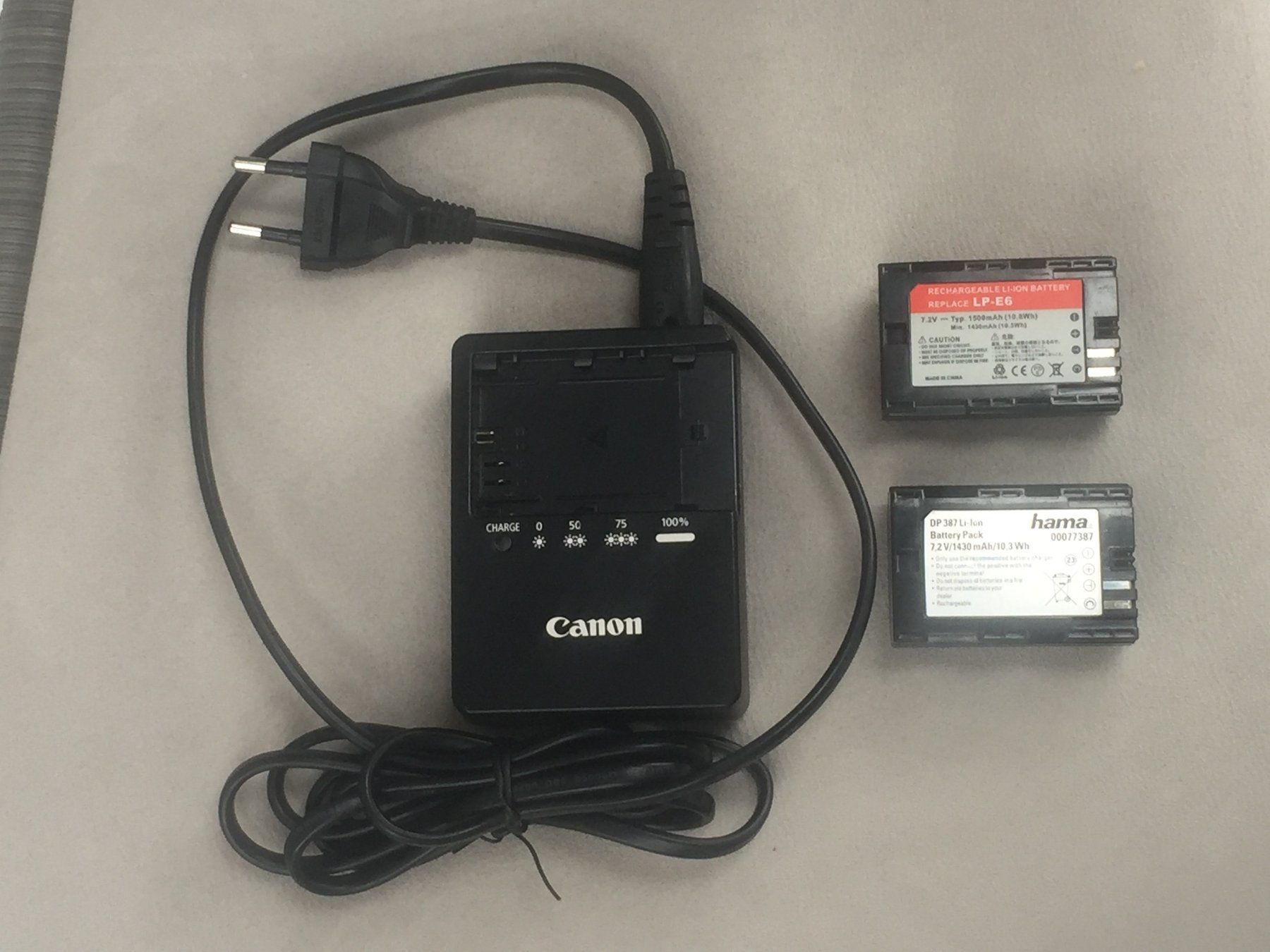 Canon Fotocamera: Canon EOS 7D inkl. Objektiv und Batteriegriff – Usato da Aesch ZH venduto da rcg987 3
