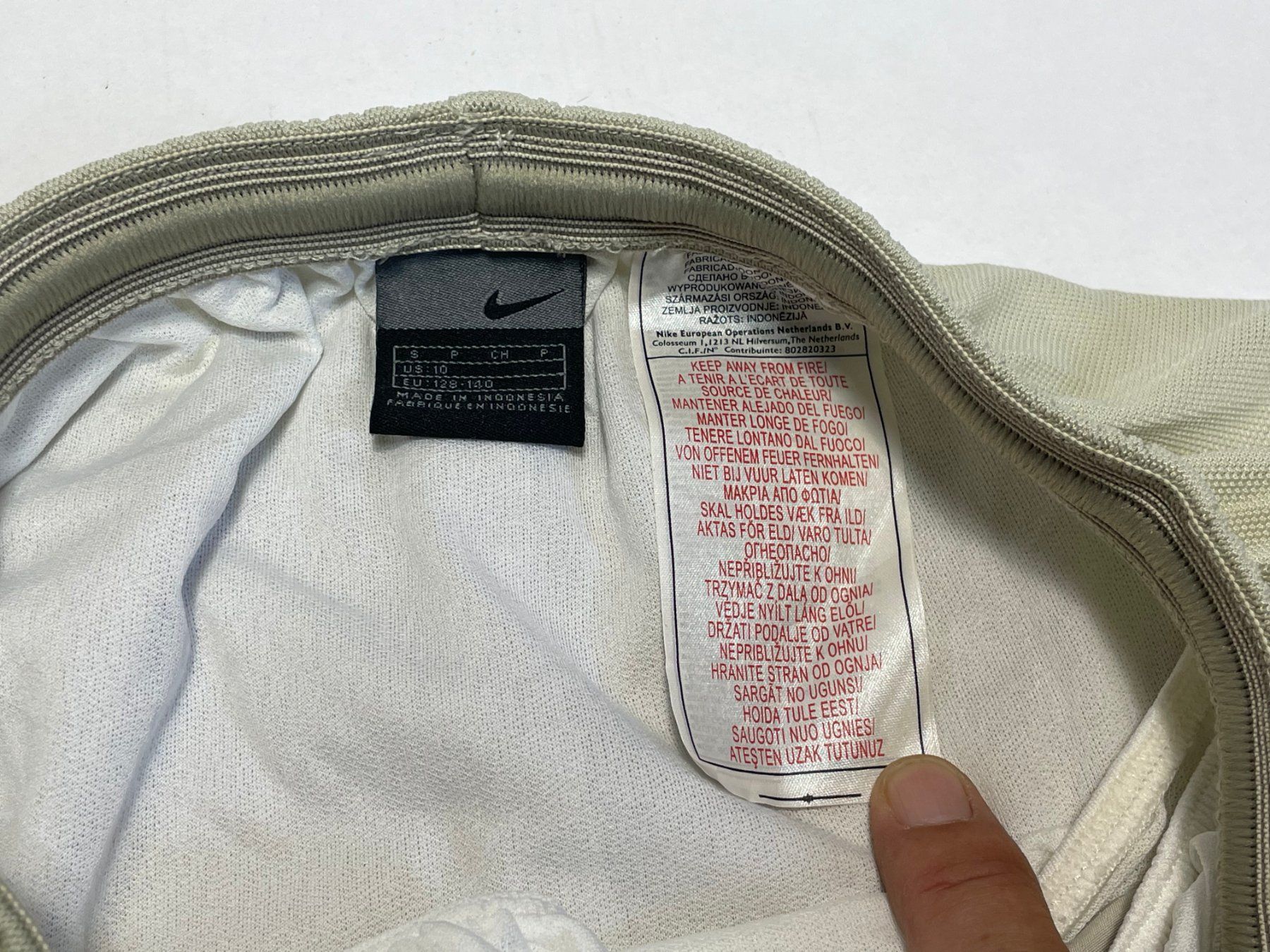 Nike Pantaloni: Vintage Y2K Nike Short Rip Stop Gr S – Usato da Zürich venduto da le_souk 3