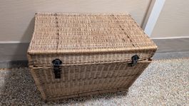 Schöne grosse alte Wieden-Truhe aus Rattan - 95x60x60cm