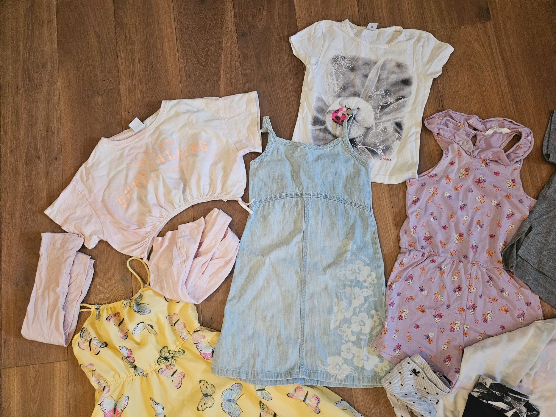 Lotti & Set di vestiti: 13St. Set 122/128 Kleider, Shirts, Pullover – Nuovo (secondo la descrizione) da Wangen ZH venduto da tulipe55 3