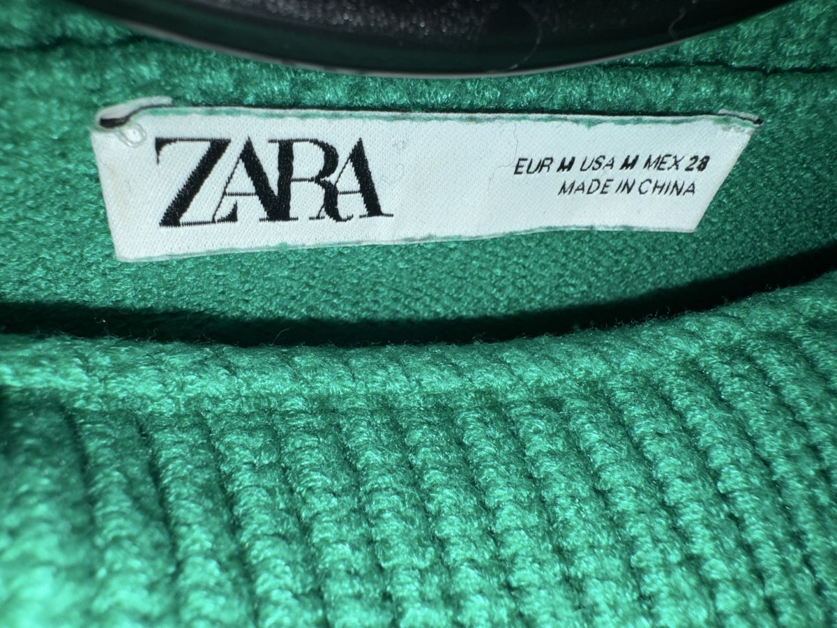 Zara Maglioni & Felpe: Col roulé crop top Zara vert, taille M – Nuovo (secondo la descrizione) da Meyrin venduto da mai_pl7s 1