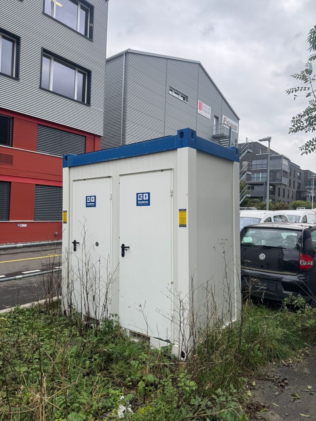 Baucontainer: Contecta Doppel-WC Anlage mit Boiler etc 2021 – Gebraucht aus Egg b. Zürich von SwissTradingAgency