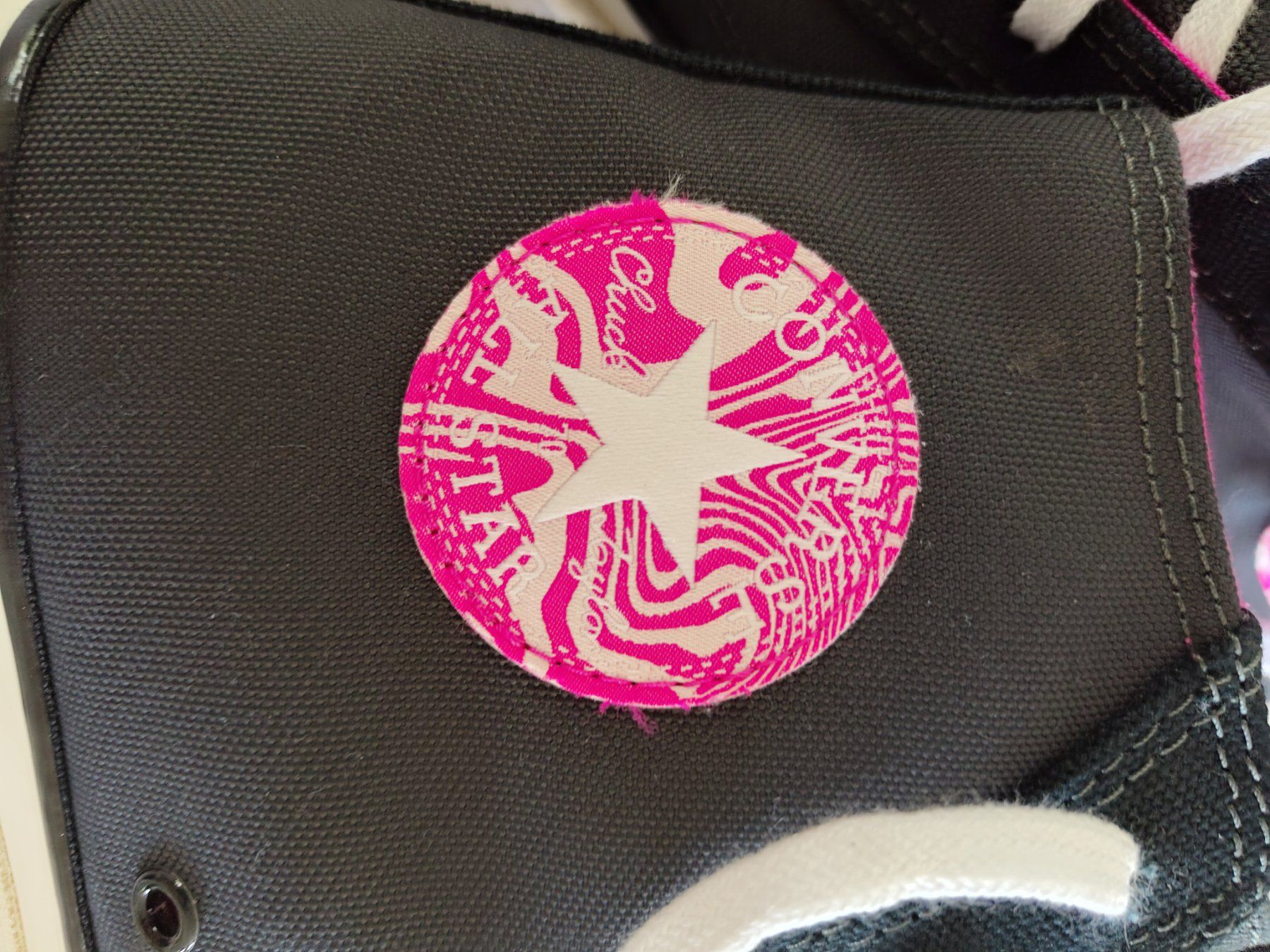 Converse Scarpe da donna: fast neue original Converse schwarz-pink Gr. 42 – Usato da Brüttisellen venduto da kikaninchen79 5