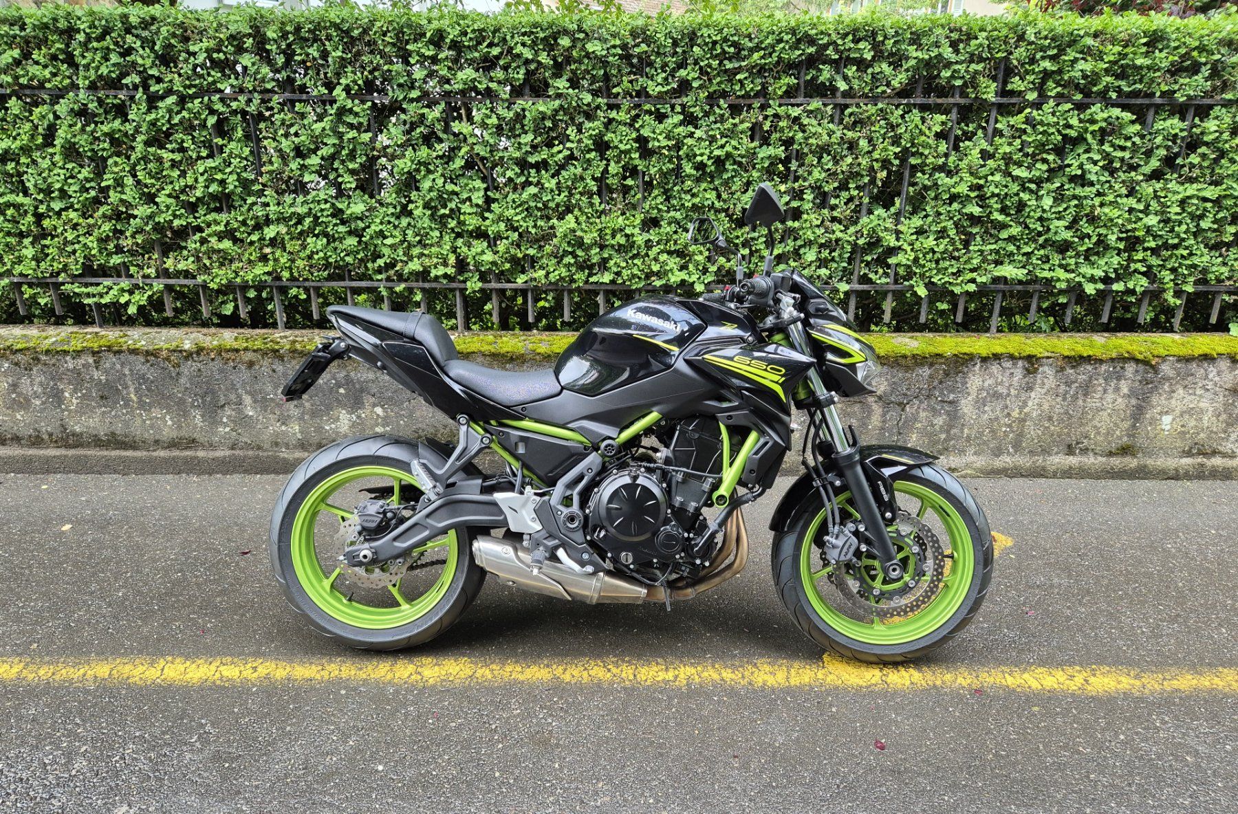 Strada: KAWASAKI Z 650 – Usato da Yverdon-les-Bains venduto da MotoMark
