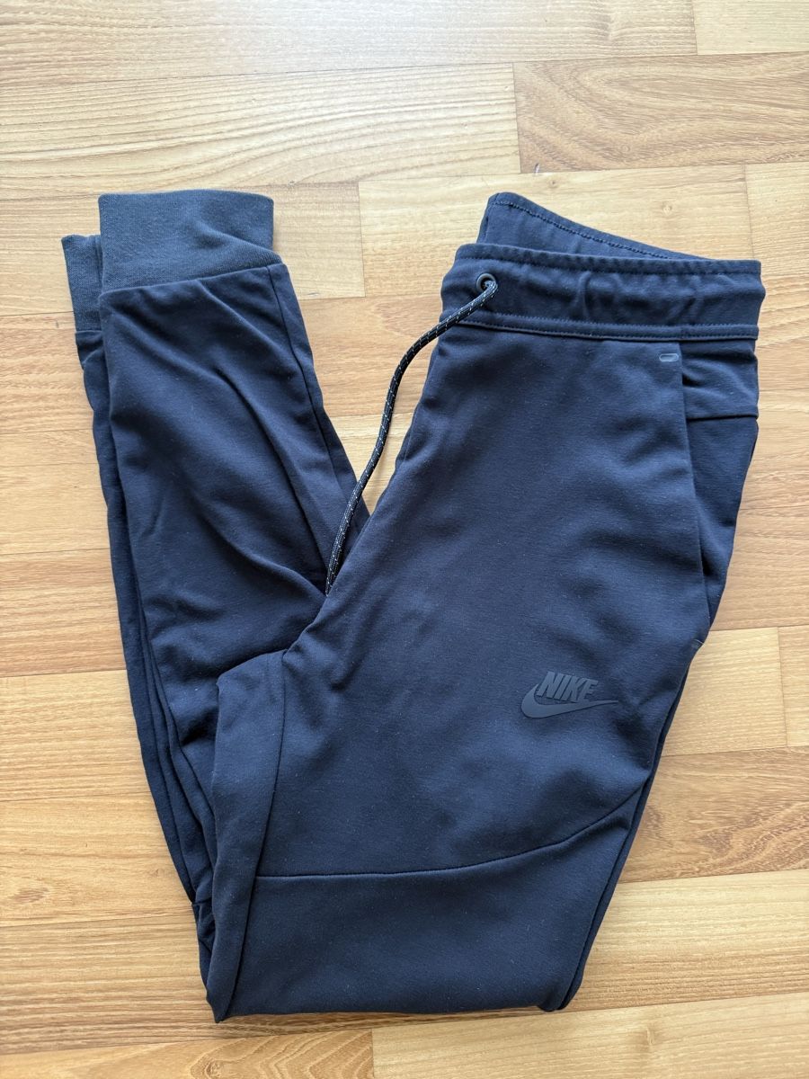 Nike Pantaloni: Trainerhose von Nike – Usato da Adligenswil venduto da mypremium-shop