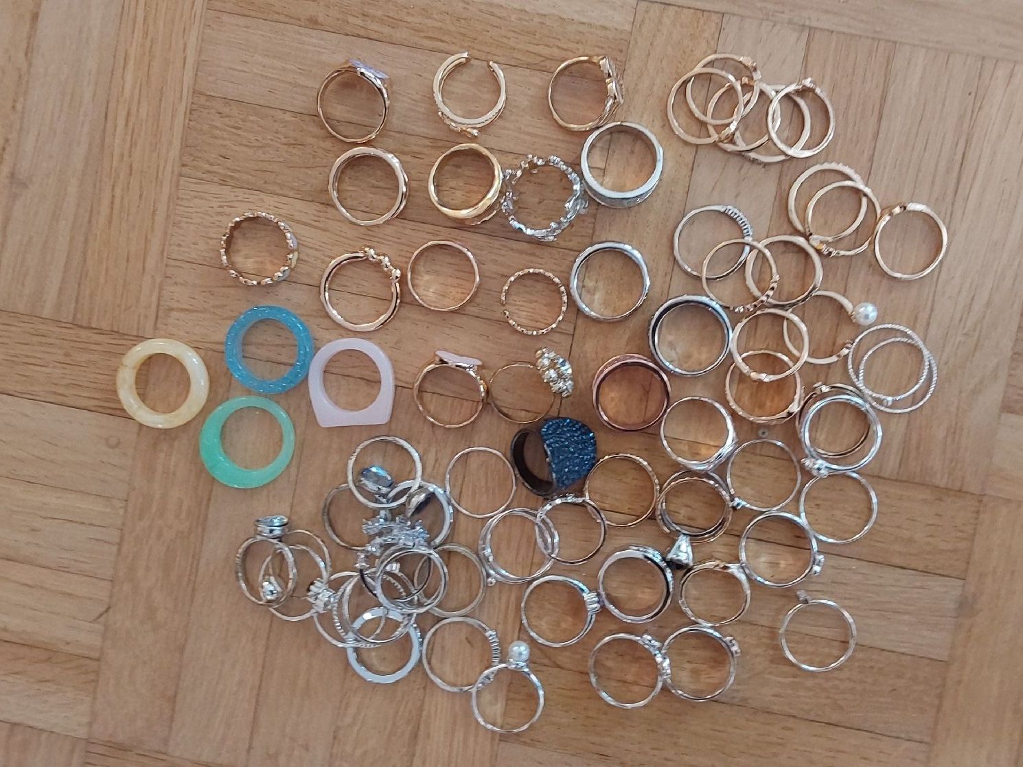 Sonstiger Schmuck: Lot Fingerringe Modeschmuck neu – Neu und originalverpackt aus Köniz von scopello12