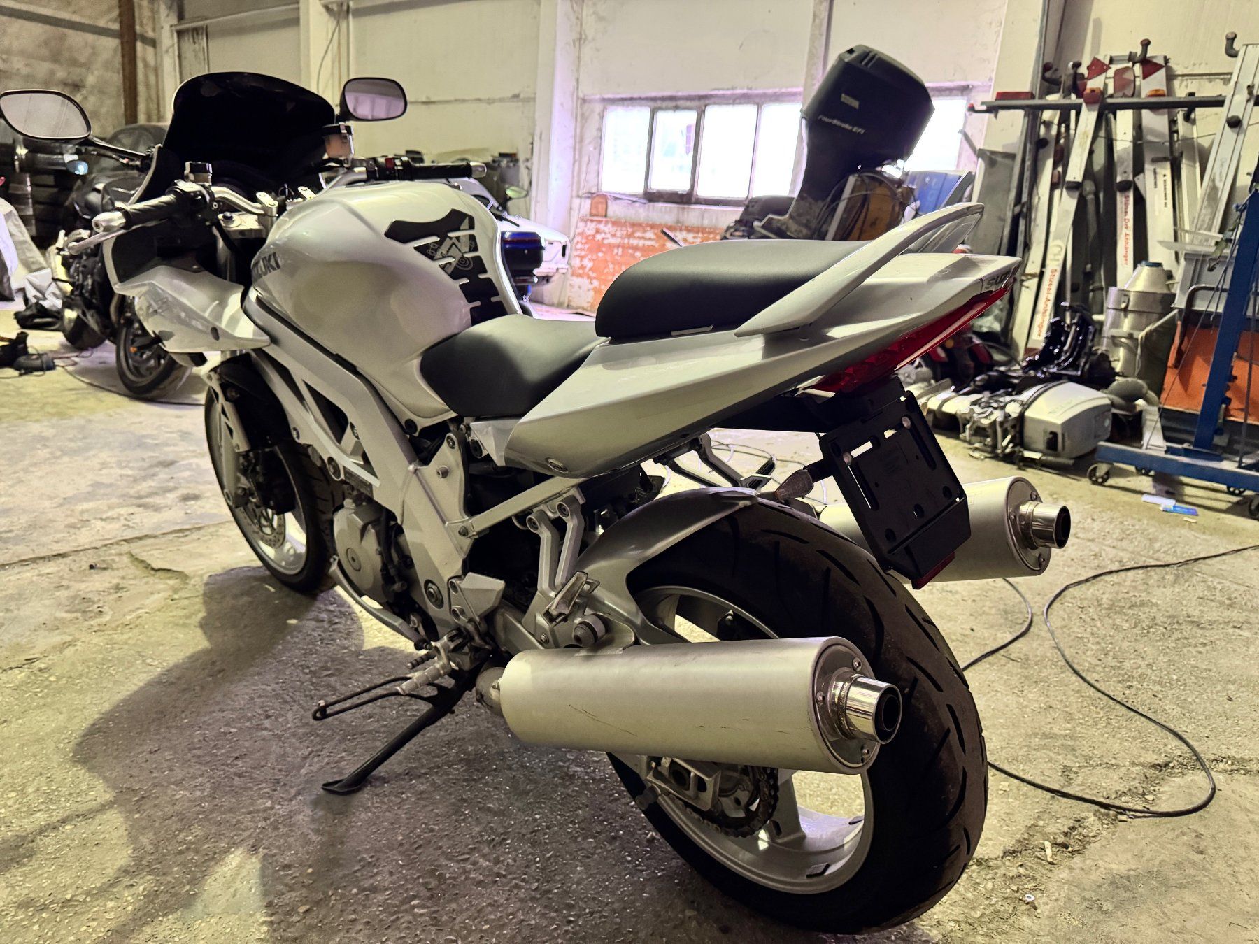 Suzuki Strada: SUZUKI SV1000 S – Usato da Avenches venduto da BOOTTRANSPORTE 1