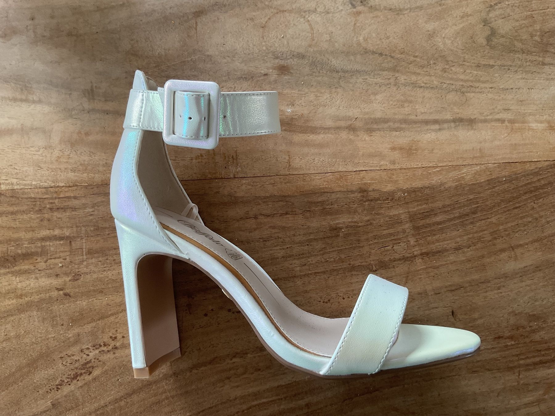 Buffalo Damenschuhe: Heels-Sandalen – Gebraucht aus Dübendorf von Mittwoch.2023 1