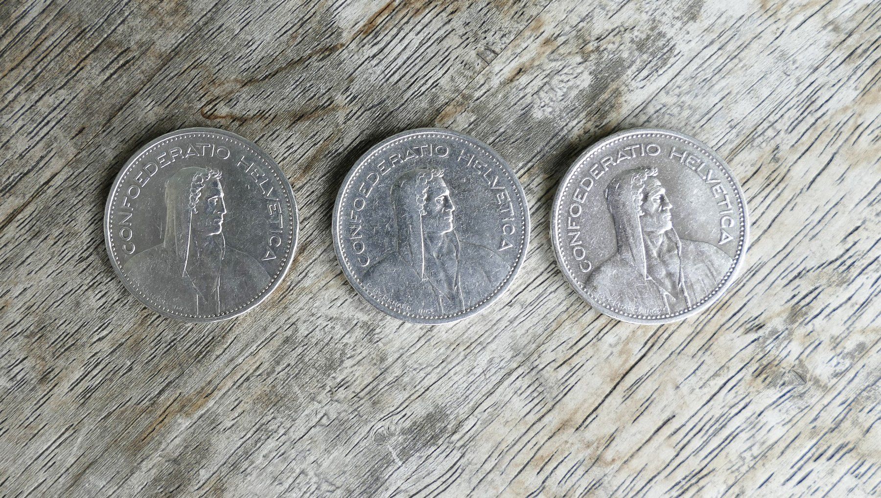 Tutti le monete: 3Stück Schweizer 5 Franken Silber Jg.1933 – Usato da Rüti ZH venduto da Flunder48