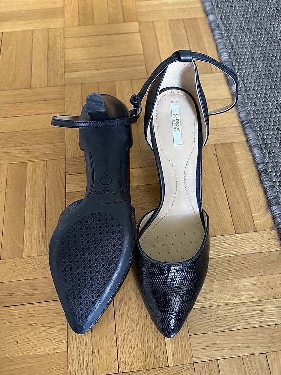Chaussures femmes: Escarpins GEOX noirs 38 – D'occasion à Veyrier par Nath9279 2