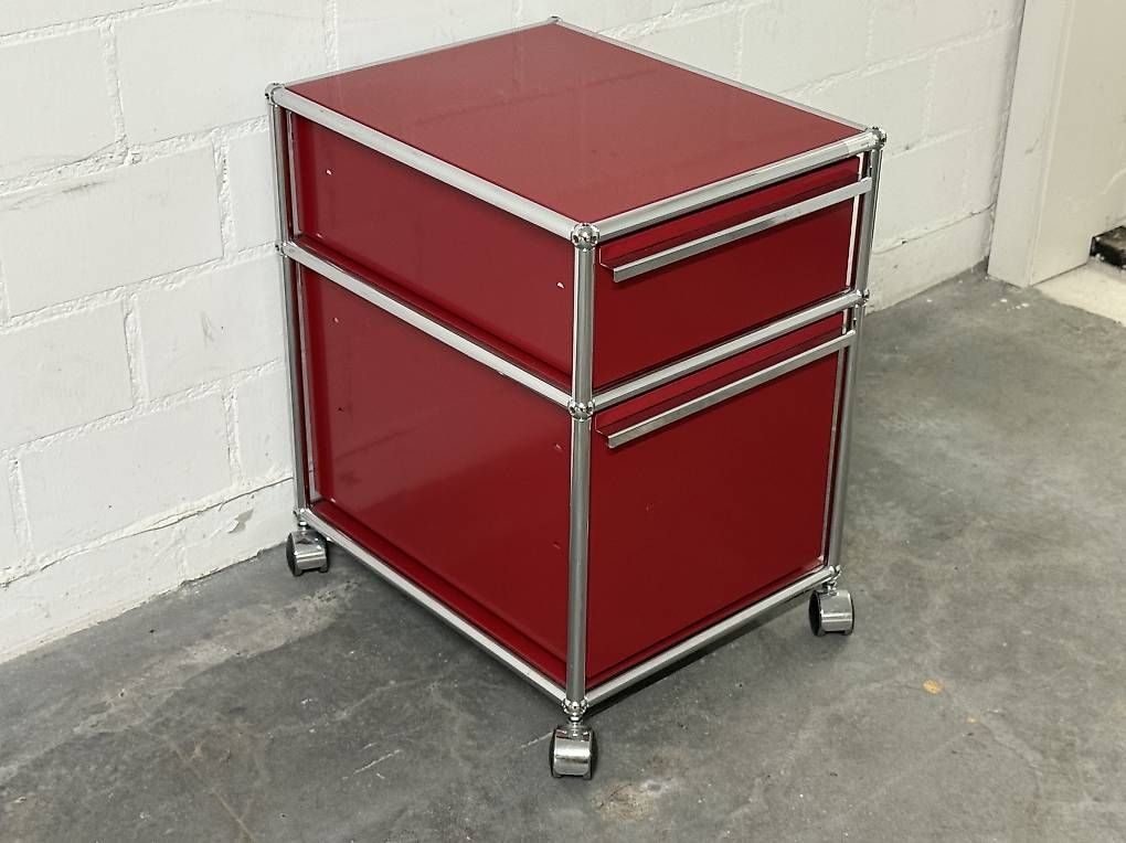 USM Eléments de bureau: USM Haller Korpus Rot – D'occasion à Dietikon par Kumar_Occasionen 1