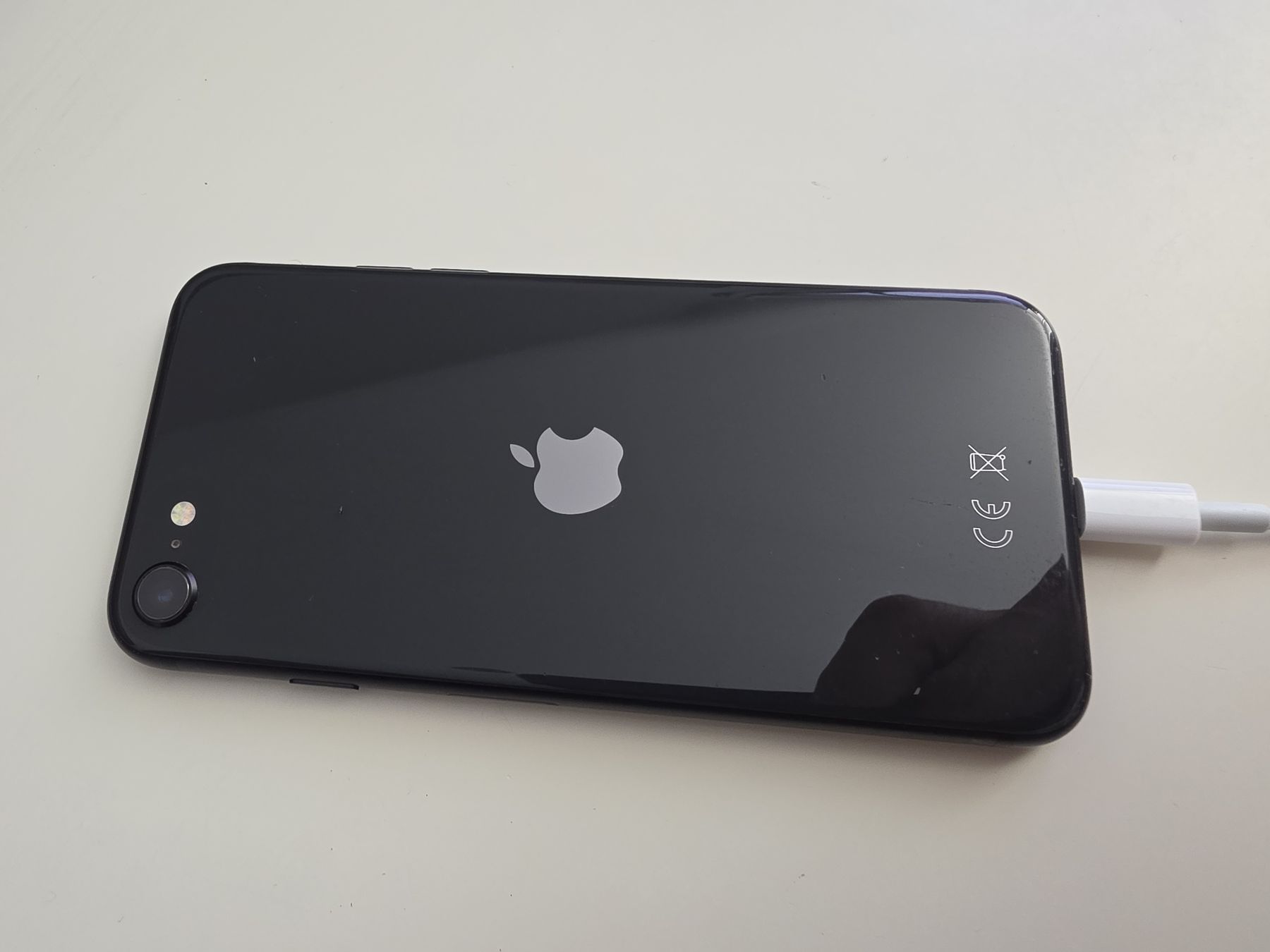 Apple Handys / Smartphones: Iphone SE (2020) 128GB – Gebraucht aus Balsthal von Nemesis85 2